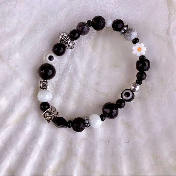 Perfect Harmony Black & White Mixed Bead Bracelet Evil Eye Peace Sign Flowers - Picture 3 of 3